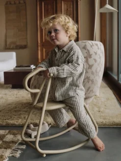 Lussi Rocking Horse – skulpturel gyngehest fra<Ferm Living Best