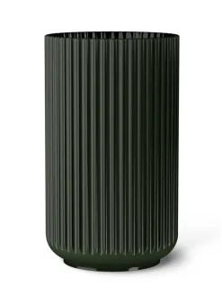 Lyngbyvasen i lilla, H20,5 cm fra<Lyngby Porcelæn Outlet