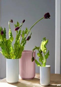 Lyngbyvasen i lilla, H20,5 cm fra<Lyngby Porcelæn Outlet