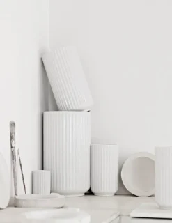 Lyngbyvasen i mørk grøn, H31 cm fra<Lyngby Porcelæn New