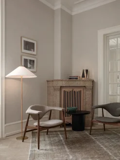 Masculo Lounge Chair fra<GUBI Outlet