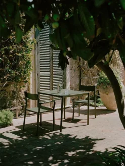 May Spisebord 85 x 85, dark green fra<New Works New