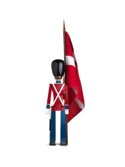 Mellem Fanebærer af<Kay Bojesen