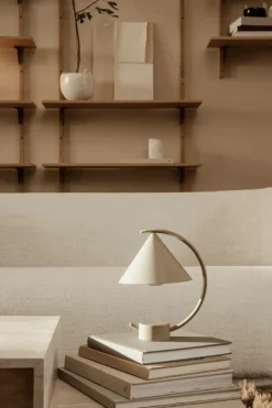 Meridian Lamp fra<Ferm Living Hot