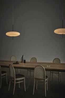 Model 2065 Pendel, hvide skærme med hvid ledning fra<Astep