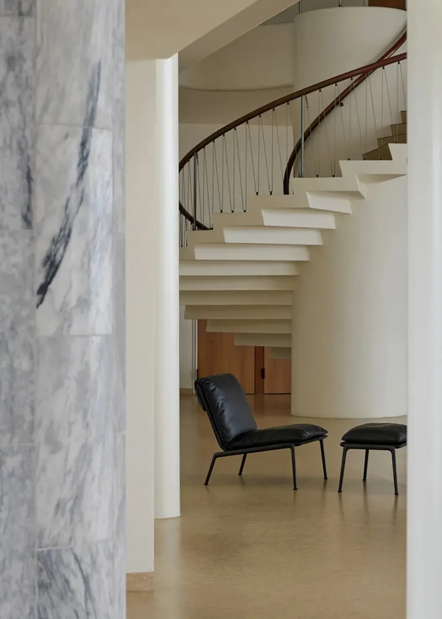 Muno LN18 Lounge Chair fra<&Tradition Outlet