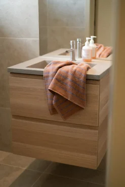 Naram towel - Moonbeam fra<Bongusta Outlet