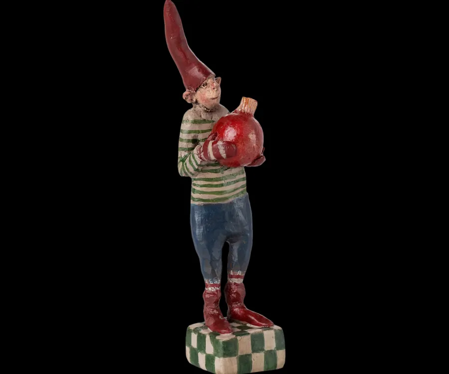 Noilly Noël, No. 32 Nissedreng med rød julekugle fra 2025<Maileg