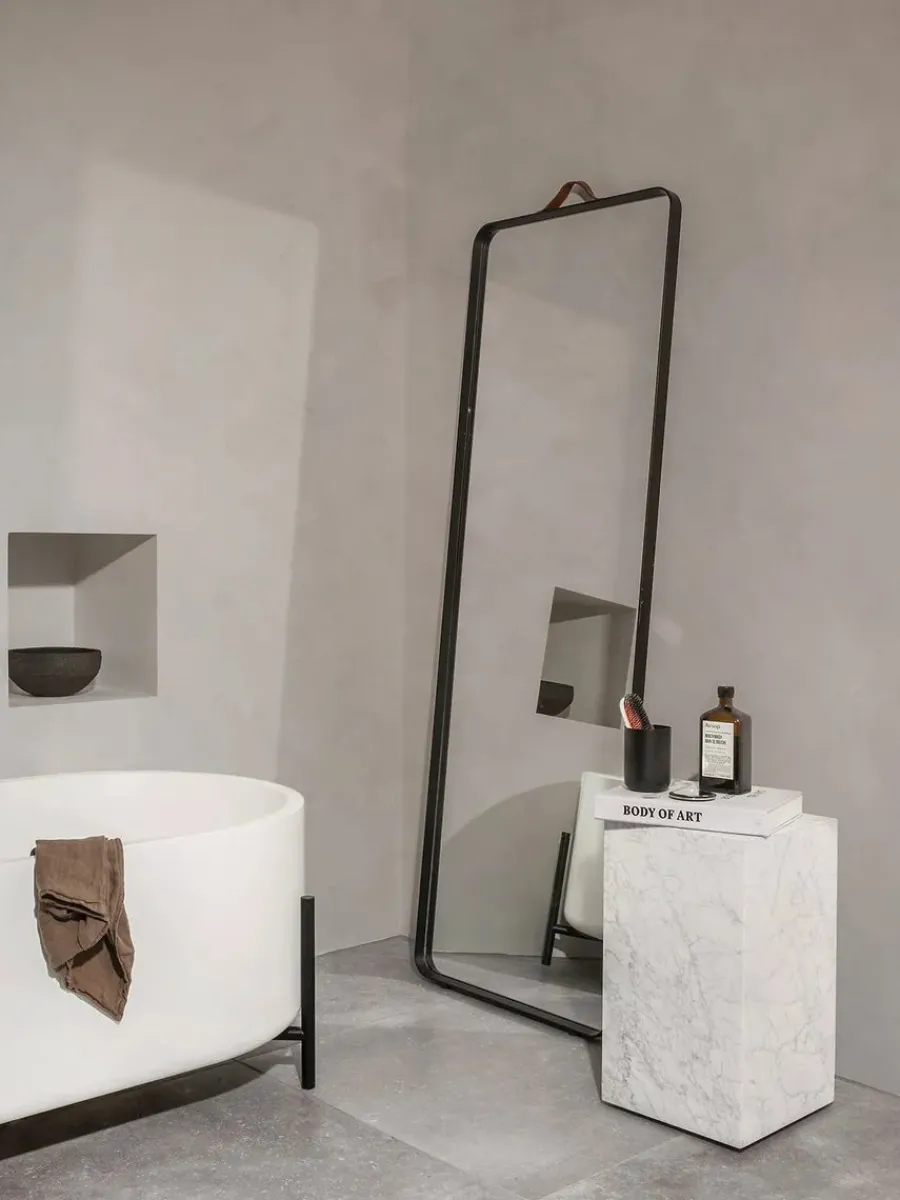 Norm Floor Mirror fra<Audo Copenhagen Online
