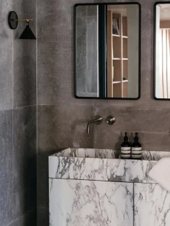 Norm Wall Mirror, Rectangular fra<Audo Copenhagen Online