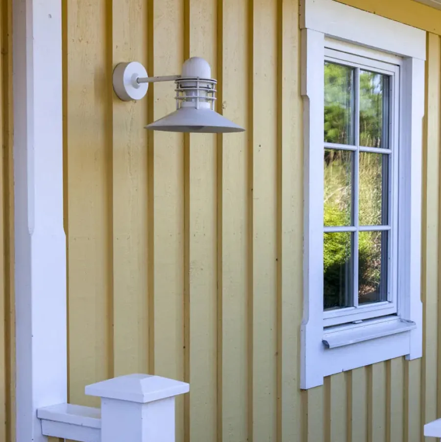 Nyhavn, hvid væglampe fra<Louis Poulsen Sale