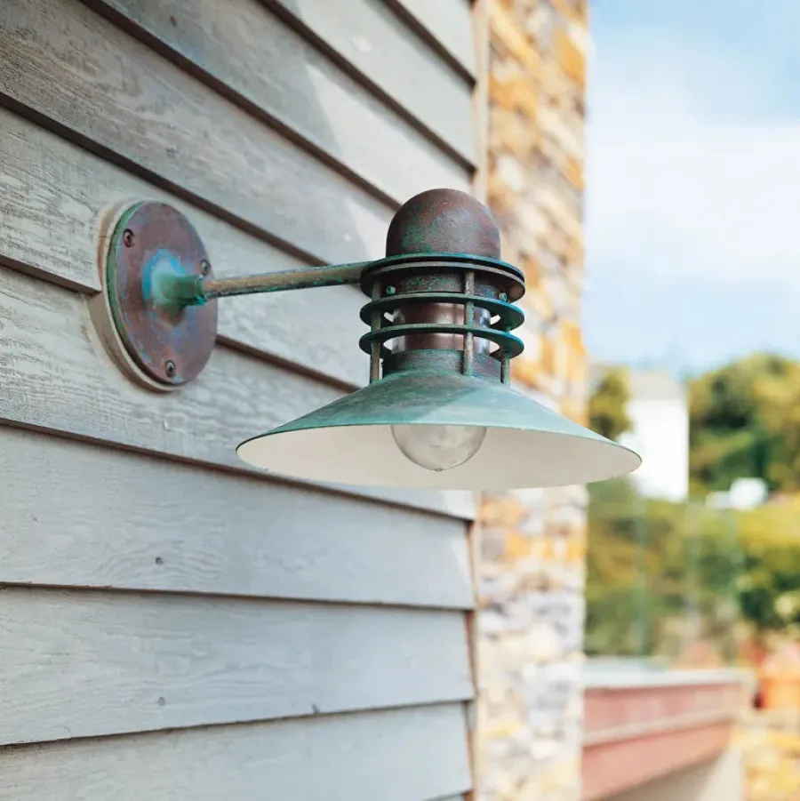 Nyhavn, hvid væglampe fra<Louis Poulsen Sale