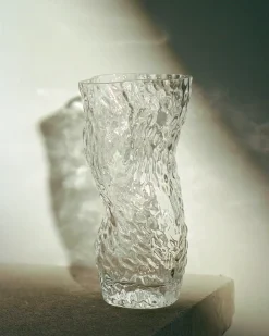 Ostrea Vase, klart glas fra<Hein Studio Online