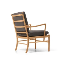 OW149 Colonial lænestol, eg olie, Terra-læder af Ole Wanscher<Carl Hansen & Søn Sale