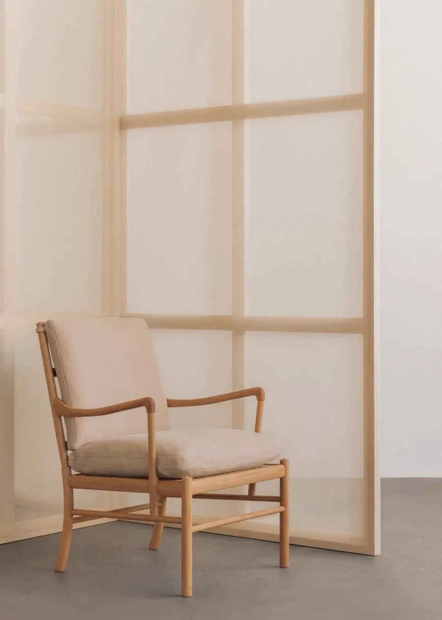 OW149 Colonial lænestol, eg olie, Terra-læder af Ole Wanscher<Carl Hansen & Søn Sale