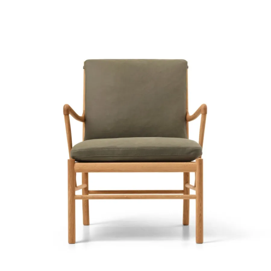 OW149 Colonial lænestol, valnød olie, Terra-læder af Ole Wanscher<Carl Hansen & Søn Best