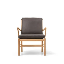 OW149 Colonial lænestol, valnød olie, Terra-læder af Ole Wanscher<Carl Hansen & Søn Best