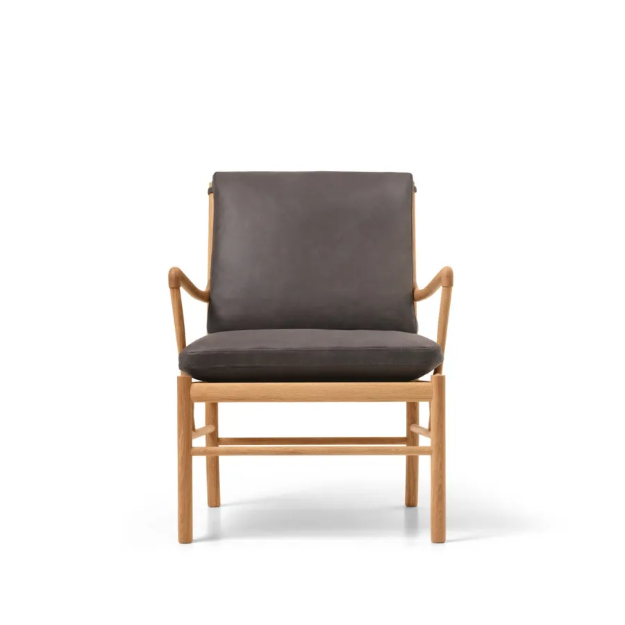 OW149 Colonial lænestol, valnød olie, Terra-læder af Ole Wanscher<Carl Hansen & Søn Best