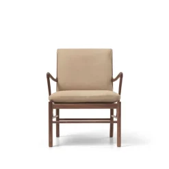 OW149 Colonial lænestol, valnød olie, Terra-læder af Ole Wanscher<Carl Hansen & Søn Best