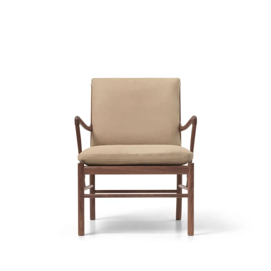 OW149 Colonial lænestol, valnød olie, Terra-læder af Ole Wanscher<Carl Hansen & Søn Best