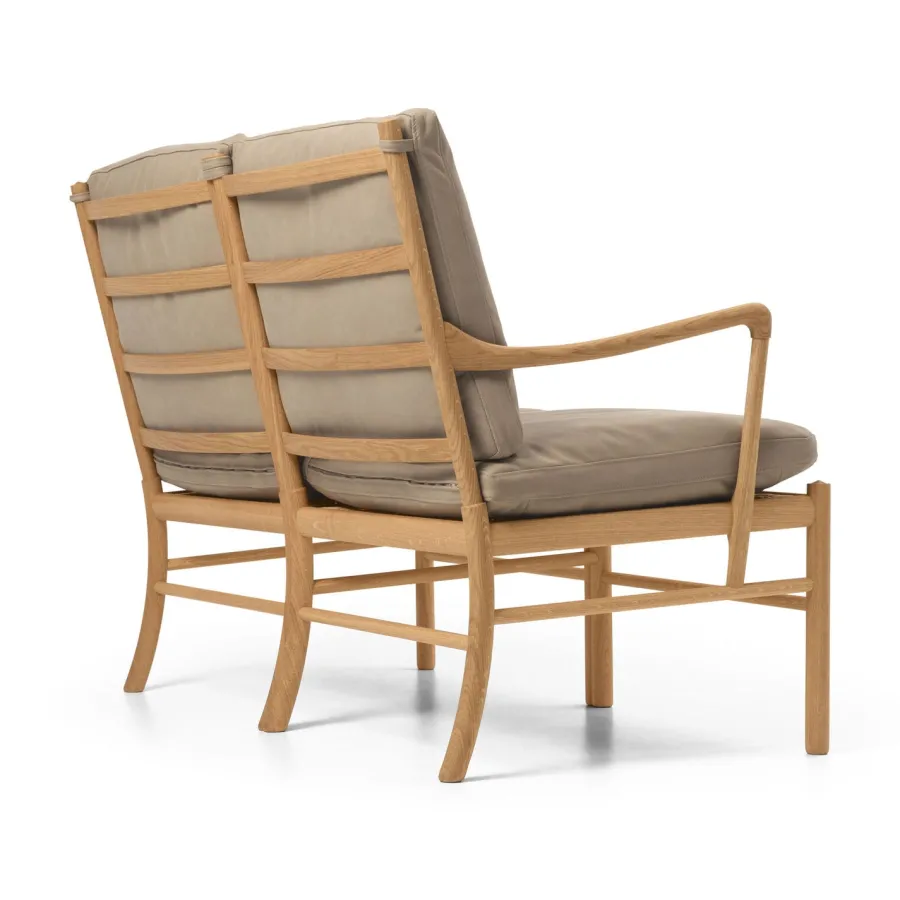 OW149-2 Colonial sofa eg olie, Terra-læder af Ole Wanscher<Carl Hansen & Søn Sale