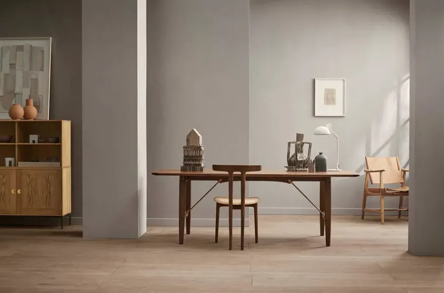 OW58 T-stolen af Ole Wanscher<Carl Hansen & Søn Hot