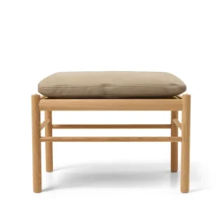 OW149F Fodskammel til Colonial lænestol, eg olie, Terra-læder af Ole Wanscher<Carl Hansen & Søn New