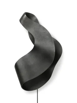 Oyster Wall Lamp fra<Ferm Living