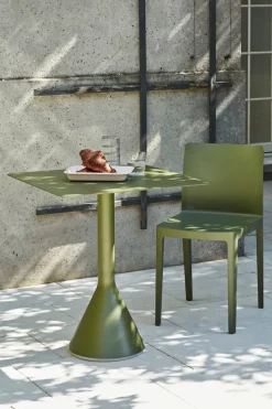 Palissade Cone Table fra<HAY