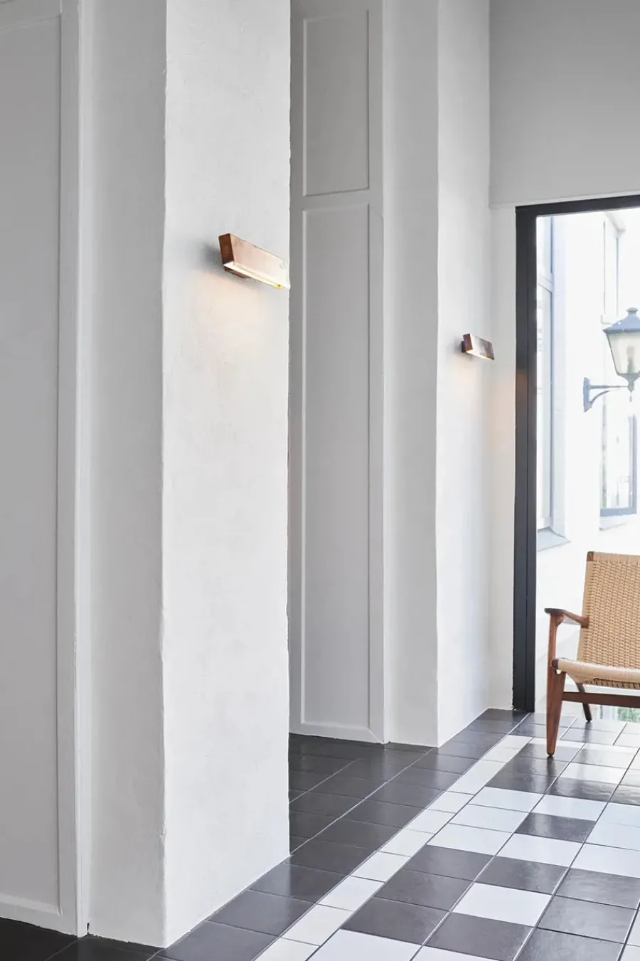 Papilio Single Væglampe, brushed brass fra<Anour New