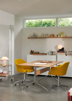 Pavilion bord AV19 fra<&Tradition Clearance