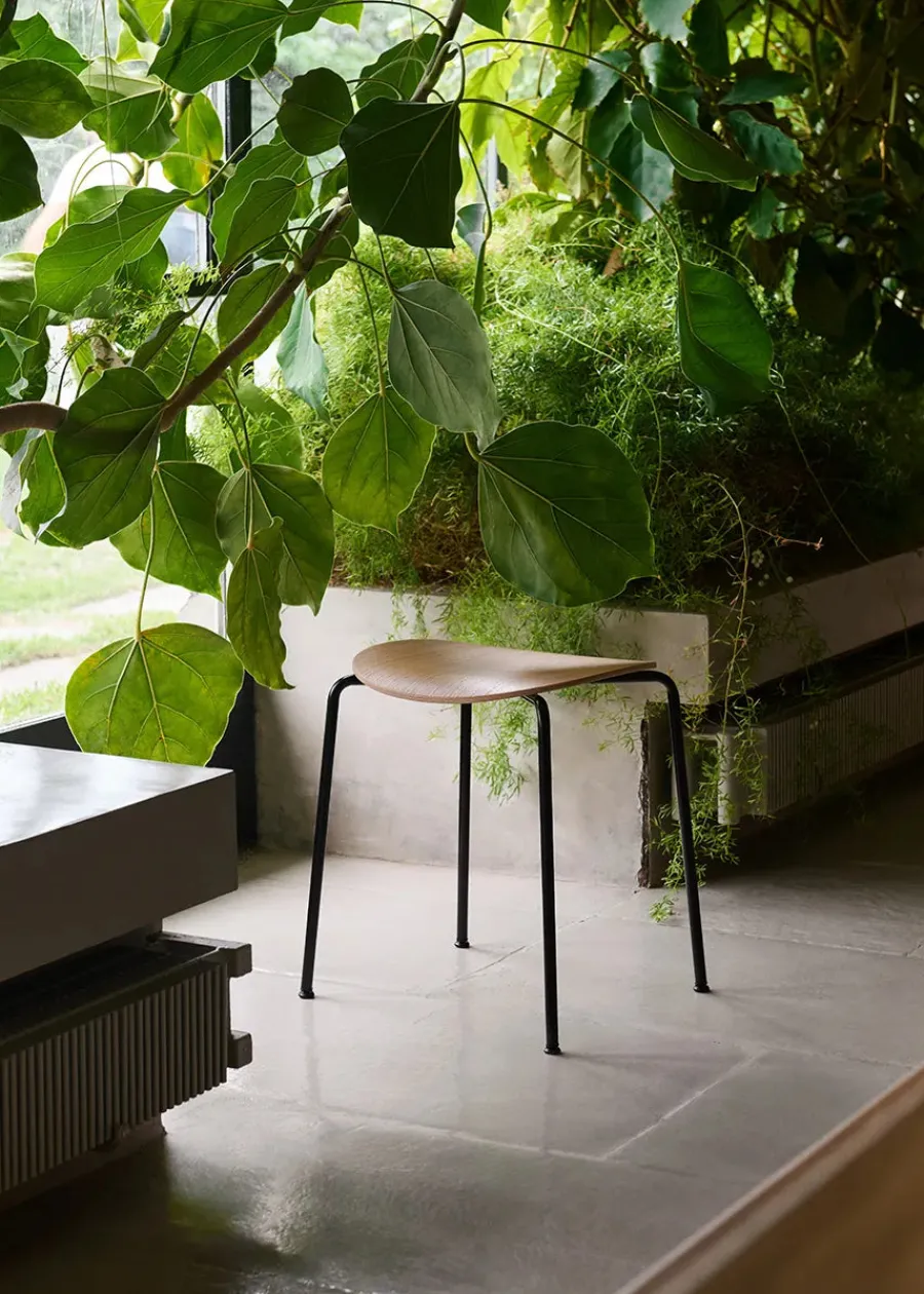 Pavilion Stool AV36 fra<&Tradition Online