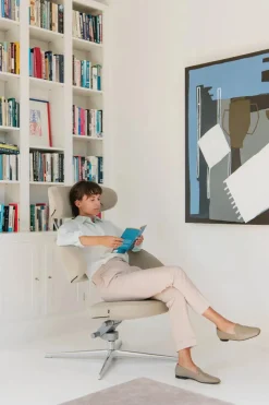 Peel™ lænestol, højre fra<Variér Best