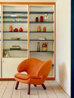 Pelikan stol, valnød af Finn Juhl<House of Finn Juhl Online