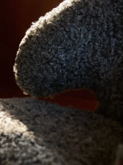 Pelikanstolen, gotlandsk fåreskind af Finn Juhl<House of Finn Juhl Online