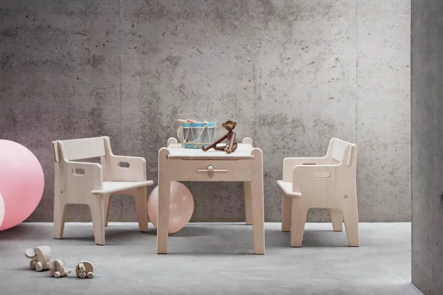 Peters Bord CH411 af Hans J. Wegner<Carl Hansen & Søn Online