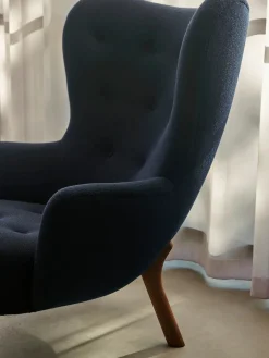 Petra VB3 Chair, karakorum 003/walnut fra<&Tradition Sale