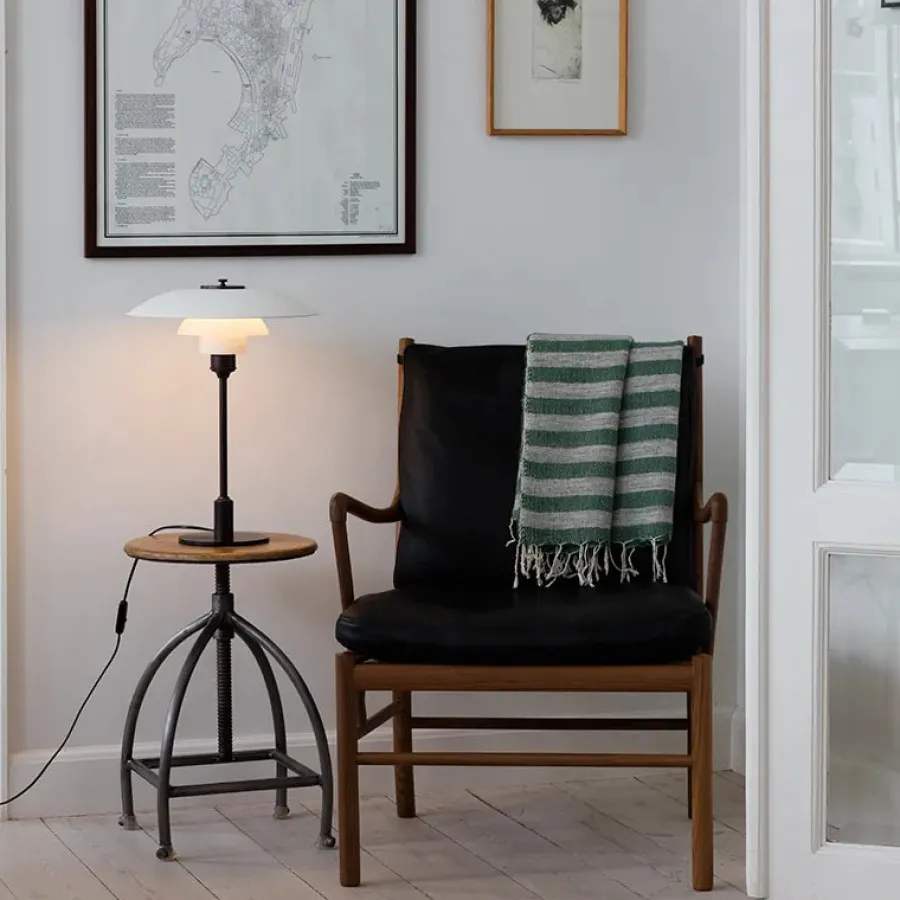 PH 3½-2½ Bordlampe, rød af Poul Henningsen<Louis Poulsen New