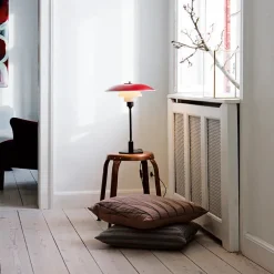 PH 3½-2½ Bordlampe, rød af Poul Henningsen<Louis Poulsen New