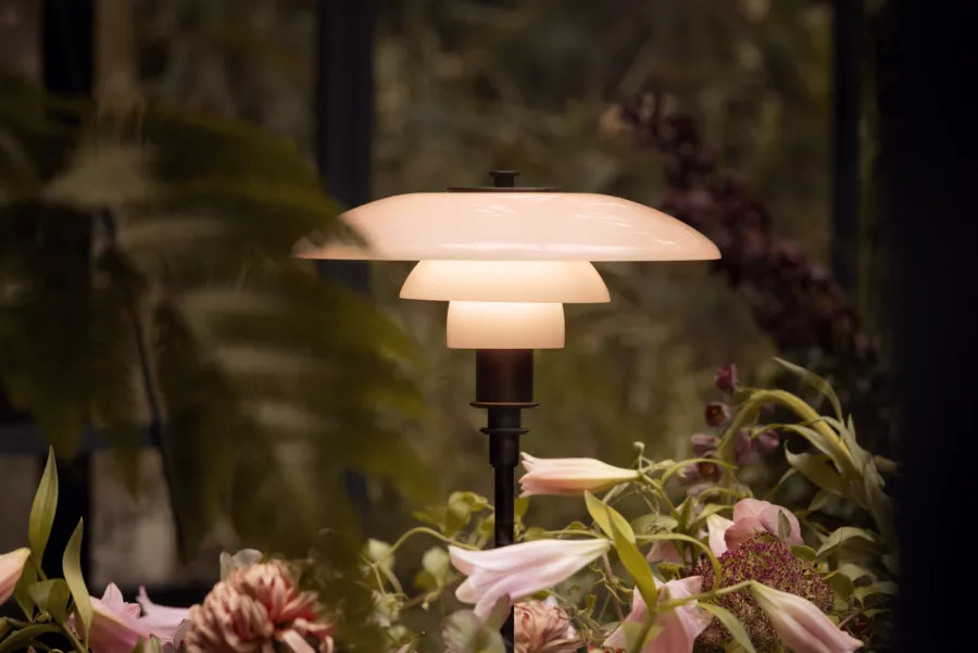 PH 3/2 Pale Rose Bordlampe fra<Louis Poulsen New