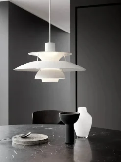 PH 5 Pendant, Monochrome Dusty Indigo af Poul Henningsen<Louis Poulsen Sale