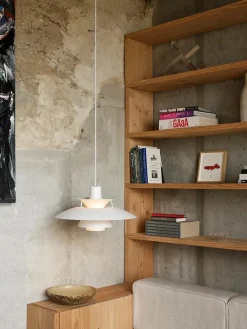 PH 5 pendel, monokrom af Poul Henningsen<Louis Poulsen New