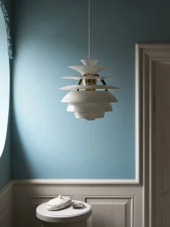 PH Snowball, dusty blue/brass af Poul Henningsen<Louis Poulsen