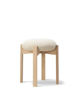 Pioneer Stool, smoked oak/zero 0001 fra<Fredericia Furniture Best