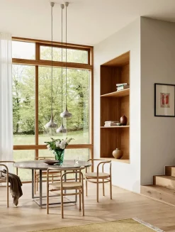 PK15 Stol, sortfarvet ask af Poul Kjærholm<Fritz Hansen Online