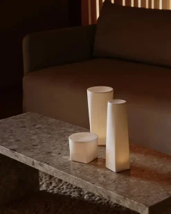 Plinth Bridge, White carrara marble fra<Audo Copenhagen Online