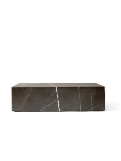 Plinth Low White Carrara marmor fra<Audo Copenhagen Discount