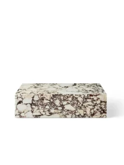 Plinth Low White Carrara marmor fra<Audo Copenhagen Discount