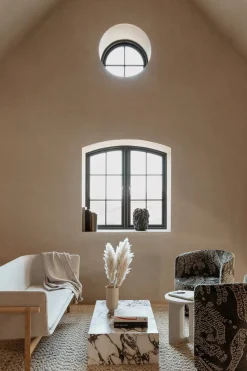 Plinth Low White Carrara marmor fra<Audo Copenhagen Discount