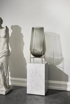 Plinth Tall, grey galaxy marble fra<Audo Copenhagen